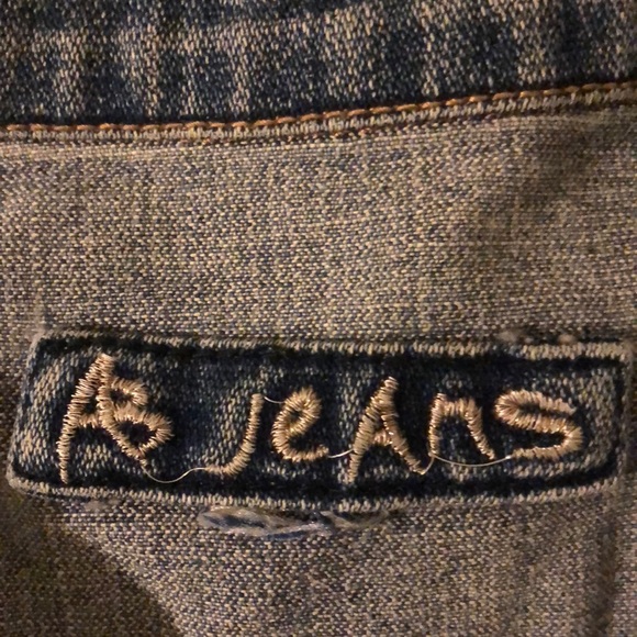 Cropped Jean Jacket - Picture 7 of 7